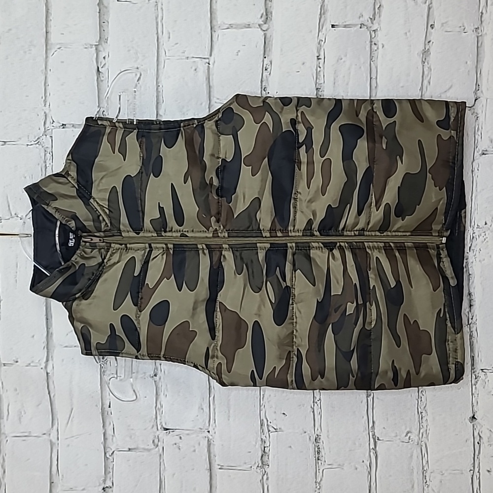Revolution Kids Lightweight Camo Quilted Puffer Vest Jacket in Green/Gray/Black